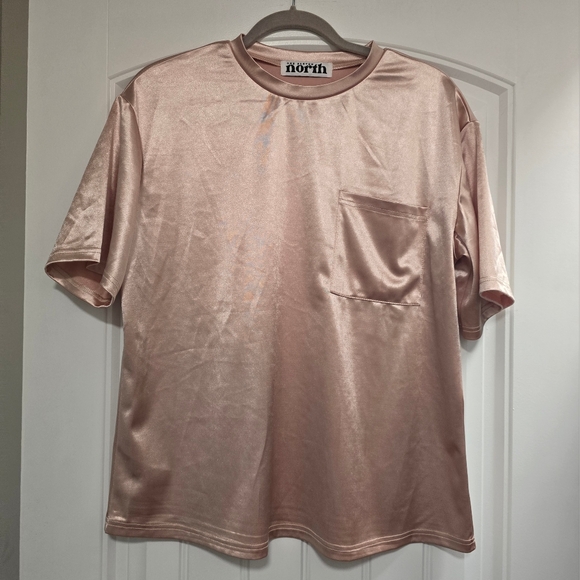 🌟7/25$ Boutique One Eleven North Oversized Champagne Satin Top - Picture 3 of 6